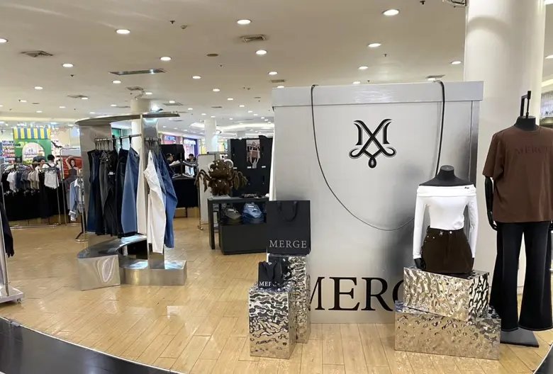 ชาวรังสิตเตรียมเช็กอิน! MERGE สตรีทแวร์สัญชาติไทย เปิด Pop-Up Store พร้อมเสิร์ฟไอเท็มเด็ดที่ทุกคนตามหา ณ ฟิวเจอร์พาร์ค รังสิต