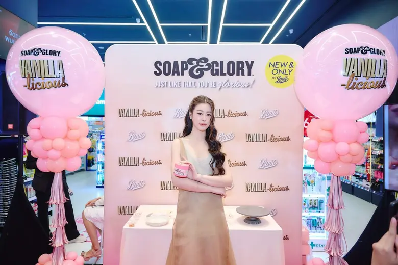 Soap &amp; Glory ชวน "แบม - สราลี" สัมผัสเสน่ห์หอมหวานละมุนแบบ 'Vanilla-licious' ในเวิร์คชอปคัพเค้กสุดเอ็กซ์คลูซีฟ