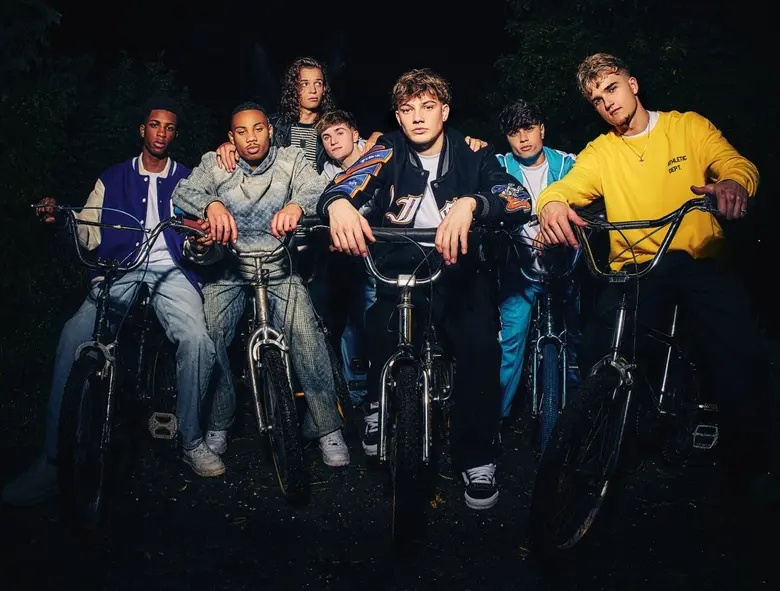 December 10 บอยแบนด์อังกฤษหน้าใหม่ ส่งคัฟเวอร์ "Bye Bye Bye" สุดละมุน ก่อตั้งโดย Simon Cowell นักปั้นไอดอลระดับโลก ยุคใหม่ของบอยแบนด์ UK เริ่มต้นแล้ว!