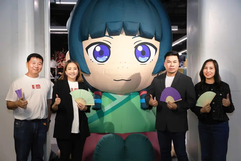 ผู้บริหารเอ็ม บี เค เซ็นเตอร์ ร่วมเปิดนิทรรศการ The Apothecary Diaries POP-UP Store Thailand เอาใจแฟนอนิเมะและนักสะสม ตอกย้ำศูนย์กลางอนิเมะใจกลางเมือง